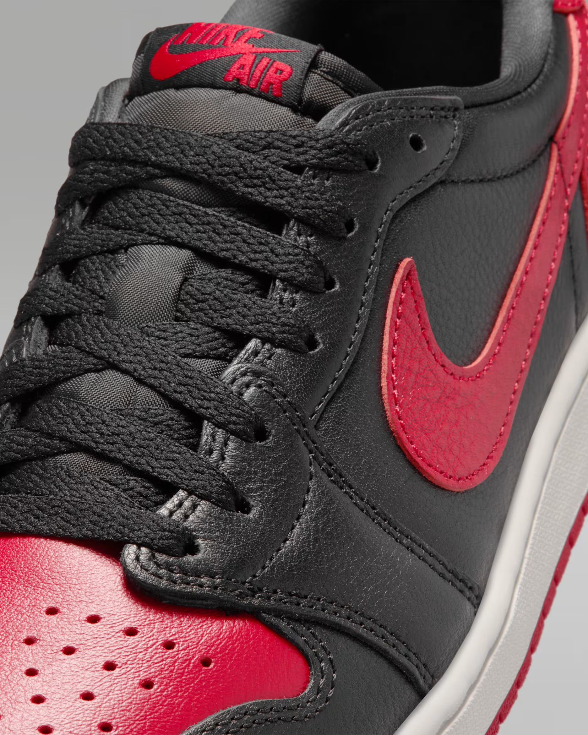 Nike Air Jordan 1 Retro Low OG "Banned"