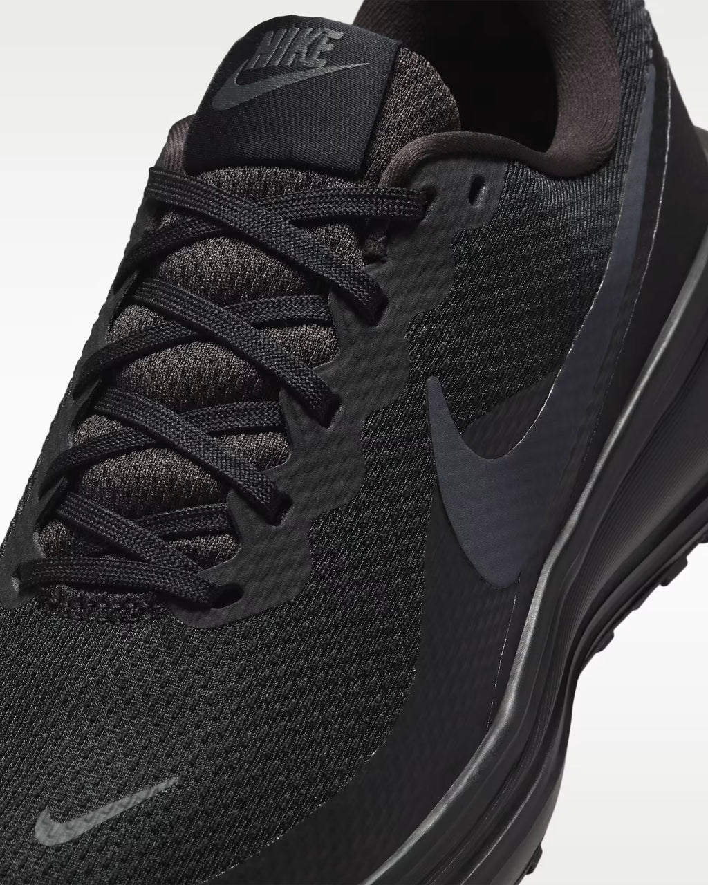 Nike Revolution 8