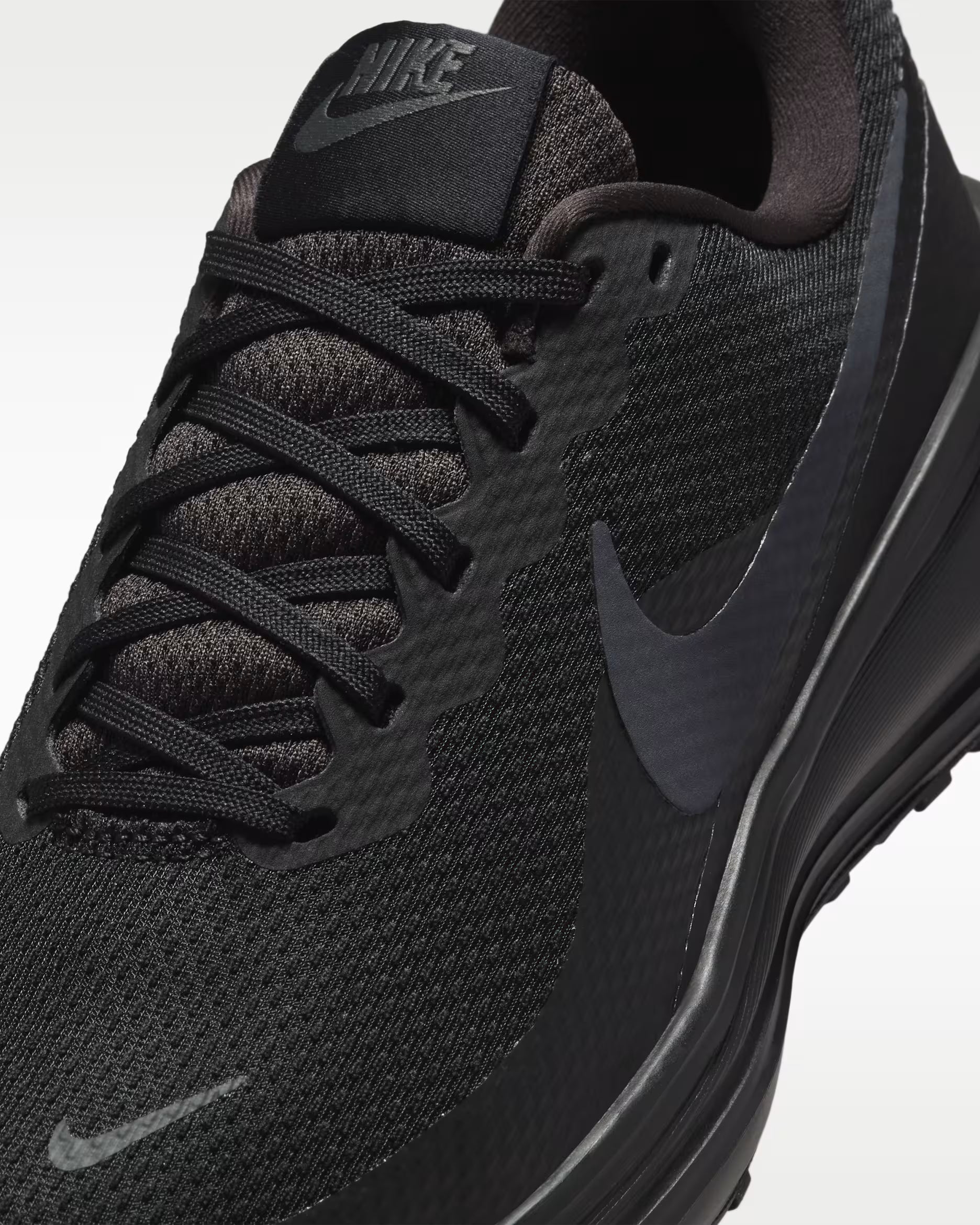 Nike Revolution 8